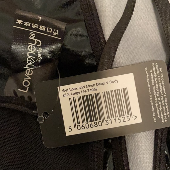 Love honey wet look teddy w/ garters black - Picture 3 of 3